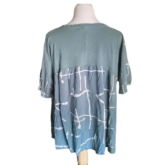Anthropologie AKEMI + KIN 'Light Streaks' Blue Short Sleeve Swing Tee Size Large - Picture 4 of 11
